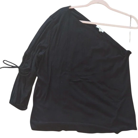 Maurice’s Women’s Plus Cold Shoulder Top- NWT SIZE 3x - Picture 1 of 3